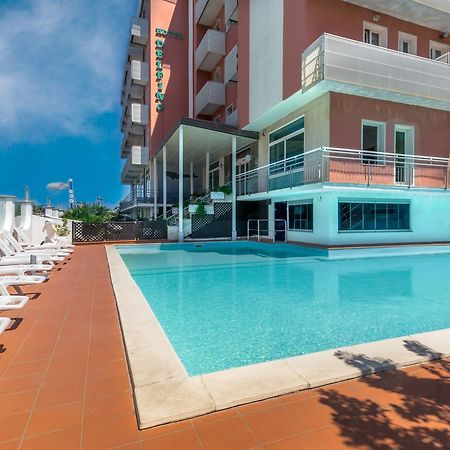 Hotel Delfino Milano Marittima Dış mekan fotoğraf