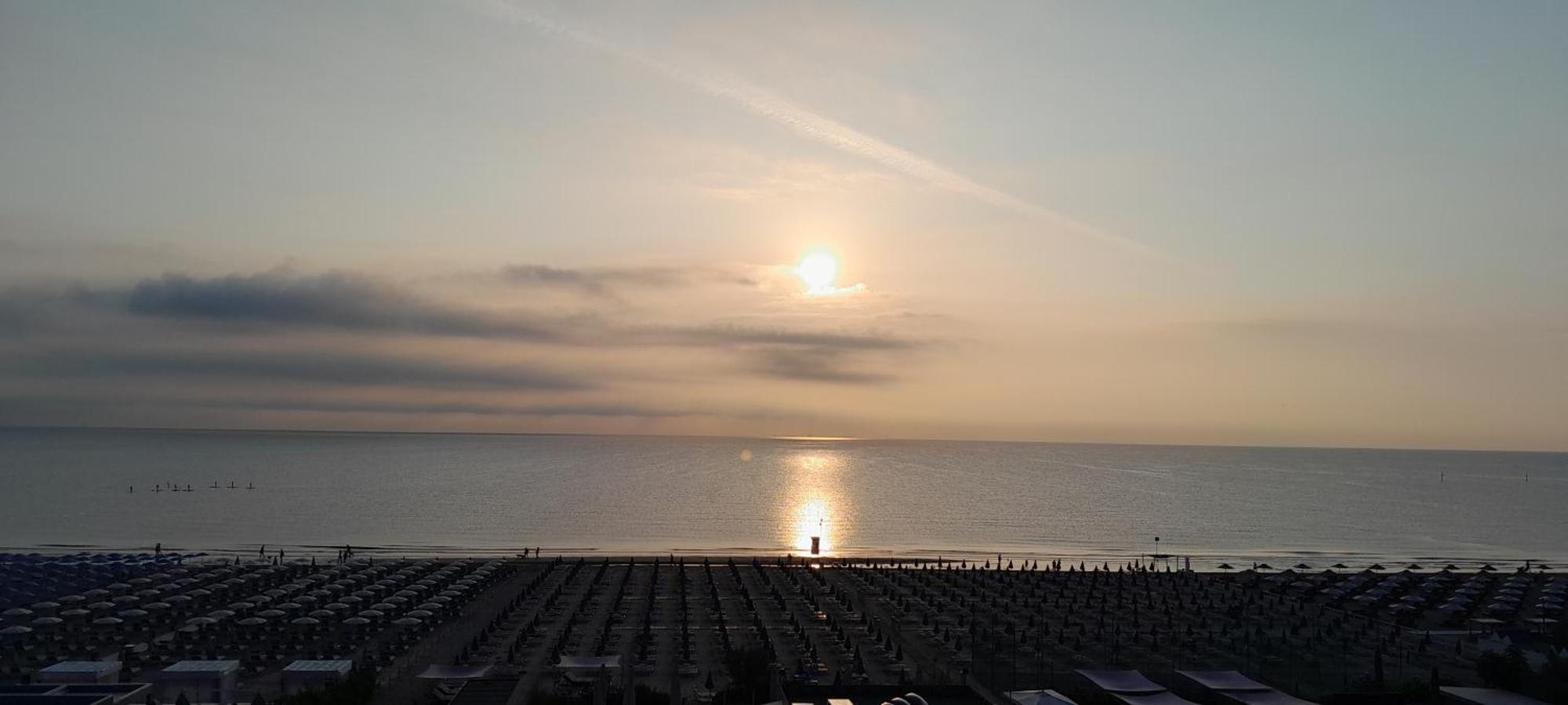 Hotel Delfino Milano Marittima Dış mekan fotoğraf