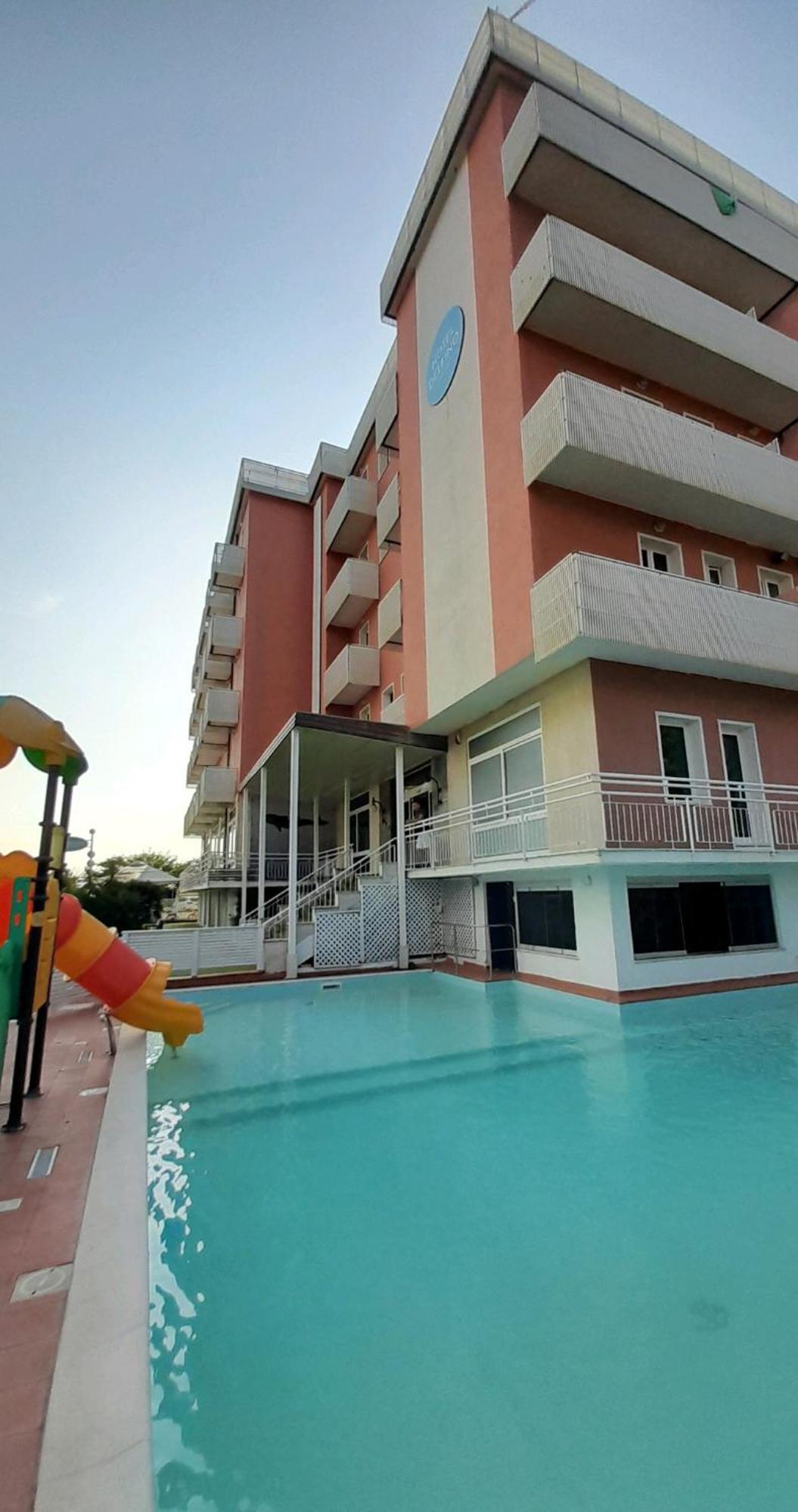 Hotel Delfino Milano Marittima Dış mekan fotoğraf