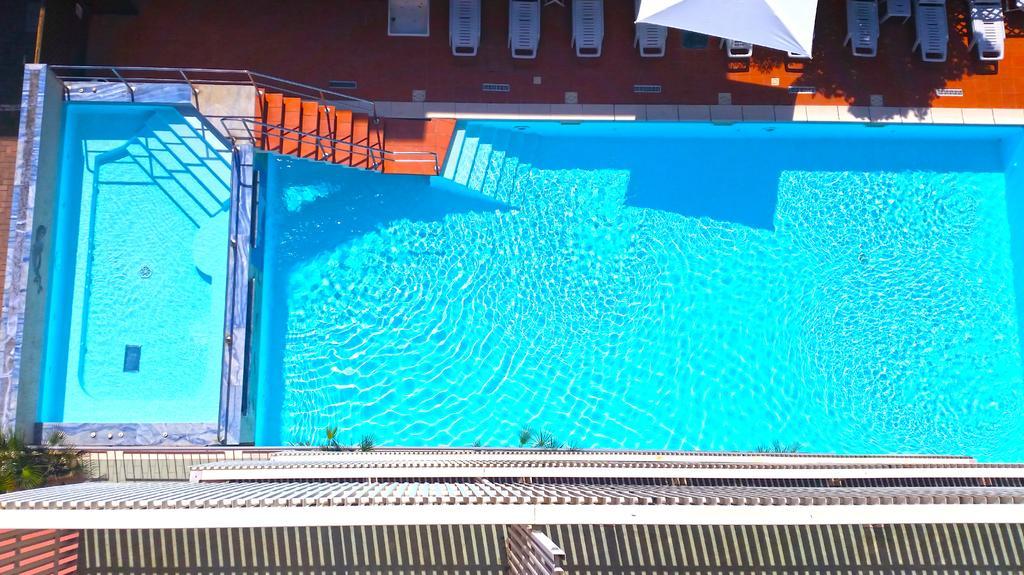 Hotel Delfino Milano Marittima Dış mekan fotoğraf