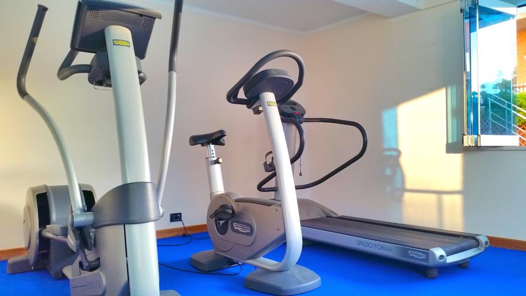 Hotel Delfino Milano Marittima Dış mekan fotoğraf