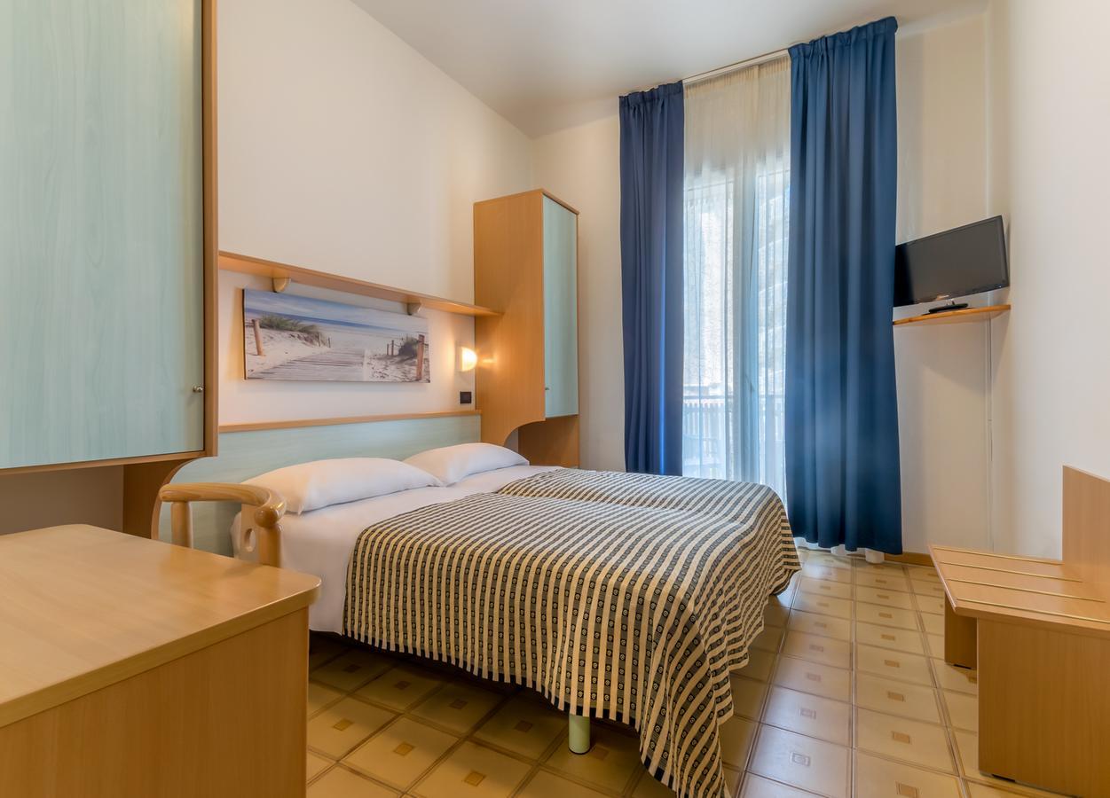 Hotel Delfino Milano Marittima Dış mekan fotoğraf
