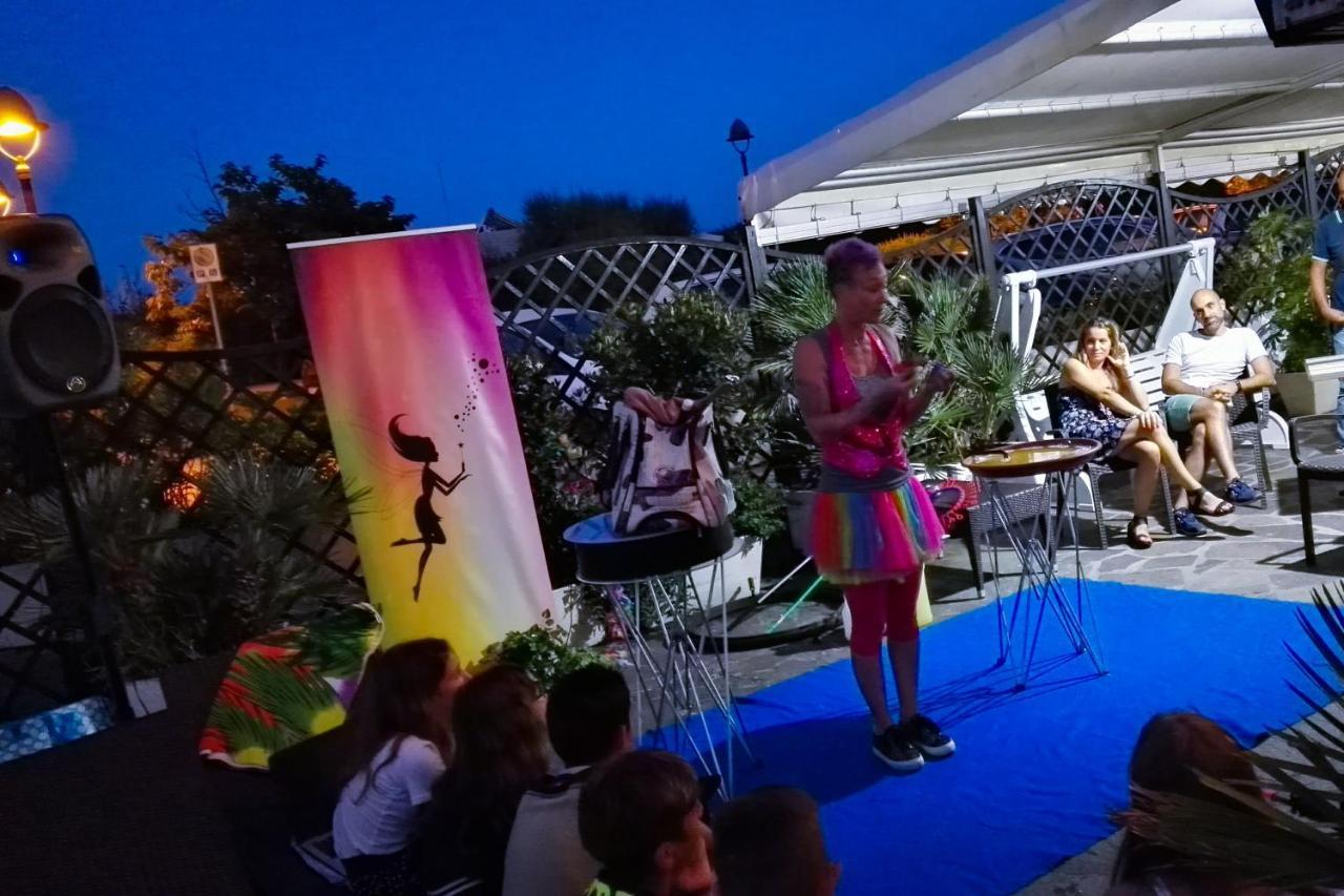 Hotel Delfino Milano Marittima Dış mekan fotoğraf