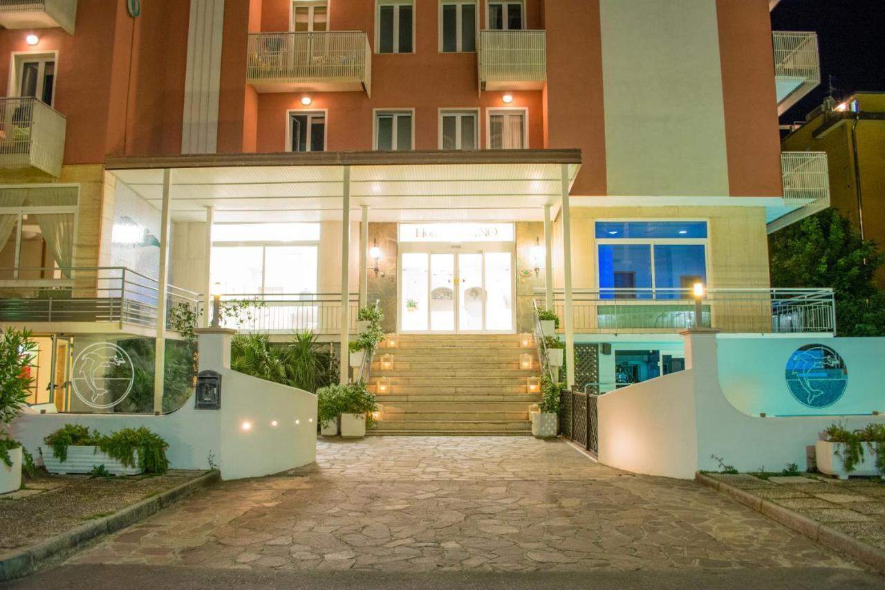 Hotel Delfino Milano Marittima Dış mekan fotoğraf